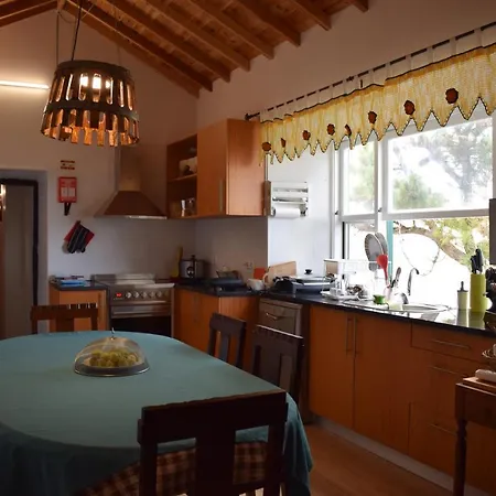 Casa Do Avo Cristiano بيت للعطل مادالينا